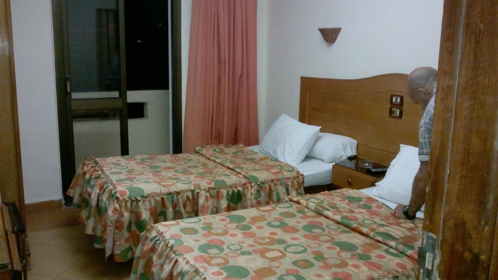 Abeer Hotel Александрия Стая снимка